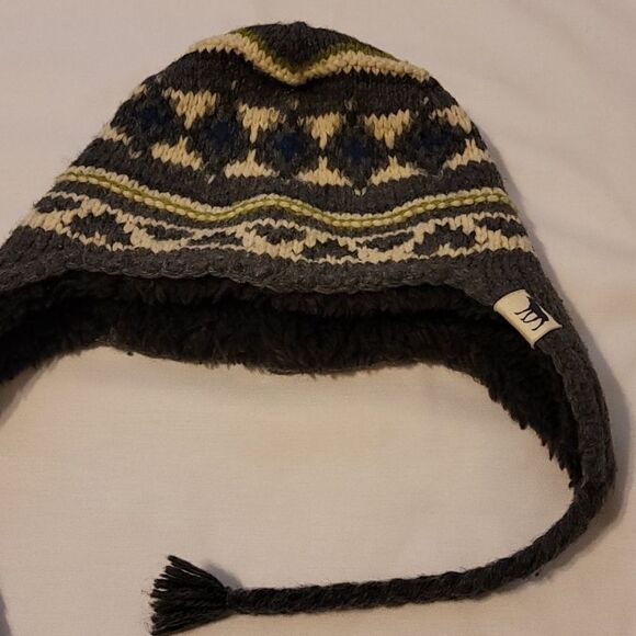 Abercrombie cozy hat - Picture 2 of 4